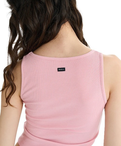 RVCA（ルーカ）の「RVCA レディース ONSHORE RIBBED TT タンクトップ 【2025年夏モデル】/ルーカカップ付きクロップド丈リブタンクトップ（タンクトップ・レディース・ブラック/ピンク系その他/ホワイト・SMALL/MEDIUM）」の19枚目の写真