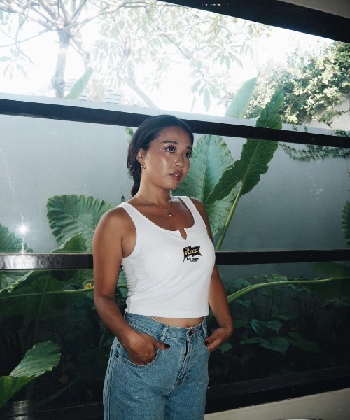 RVCA（ルーカ）の「RVCA レディース ONSHORE RIBBED TT タンクトップ 【2025年夏モデル】/ルーカカップ付きクロップド丈リブタンクトップ（タンクトップ・レディース・ブラック/ピンク系その他/ホワイト・SMALL/MEDIUM）」の11枚目の写真