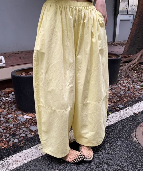 aimoha(アイモハ)の「ウエストギャザー ボリュームワイドパンツ(その他パンツ・レディース・グレー/ライトブルー/ライトベージュ/ホワイト/ライトグリーン/ネイビー/イエロー・MEDIUM)」の7枚目の写真