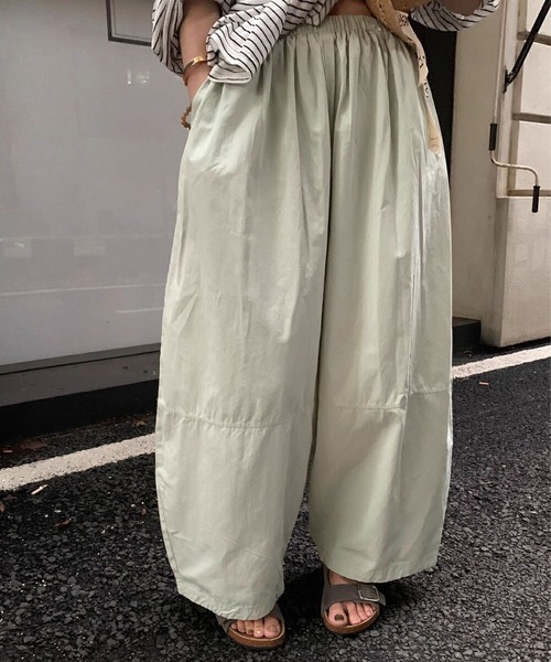 aimoha(アイモハ)の「ウエストギャザー ボリュームワイドパンツ(その他パンツ・レディース・グレー/ライトブルー/ライトベージュ/ホワイト/ライトグリーン/ネイビー/イエロー・MEDIUM)」の5枚目の写真