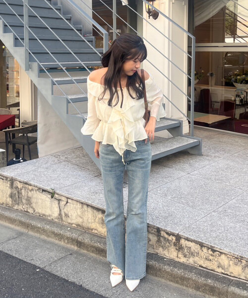 continuer de NICE CLAUP（コンティニューデナイスクラップ）の「【@reve.perle_企画】後ろレースアップフレアパンツ（デニムパンツ・レディース・ブルー/ブラック・SMALL/MEDIUM）」の5枚目の写真