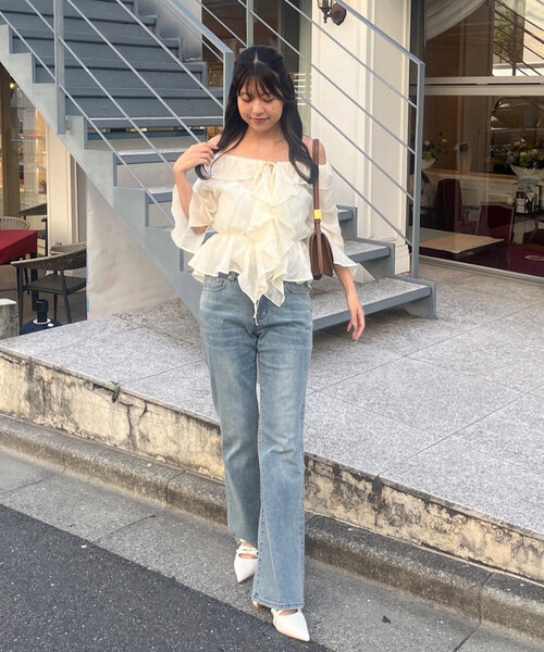 continuer de NICE CLAUP（コンティニューデナイスクラップ）の「【@reve.perle_企画】後ろレースアップフレアパンツ（デニムパンツ・レディース・ブルー/ブラック・SMALL/MEDIUM）」の6枚目の写真