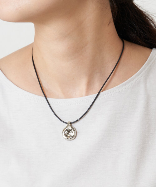 BEARDSLEY(ビアズリー)の「メタルドロップコードネックレス(ブラック)(ネックレス・レディース・シルバー・FREE)」の16枚目の写真