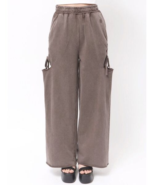 EMODA(エモダ)の「カットリボンブリーチスウェットパンツ(スウェットパンツ・レディース・ブラック/ブラウン・FREE)」の4枚目の写真