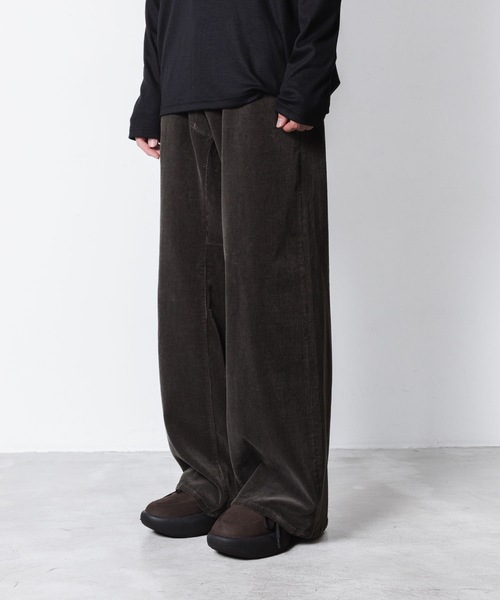 VEIN (ヴェイン)の「フィンクスコットン コーデュロイ リサイズ トラウザーズ / FINX CO CORDUROY RESIZE TROUSERS(その他パンツ・メンズ・ダークグレー・2/1/3)」の3枚目の写真