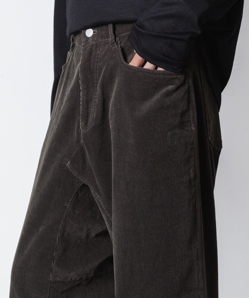 VEIN (ヴェイン)の「フィンクスコットン コーデュロイ リサイズ トラウザーズ / FINX CO CORDUROY RESIZE TROUSERS(その他パンツ・メンズ・ダークグレー・2/1/3)」の8枚目の写真