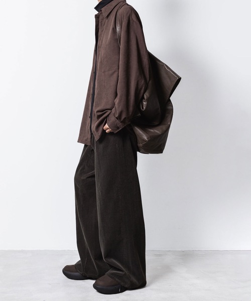 VEIN (ヴェイン)の「フィンクスコットン コーデュロイ リサイズ トラウザーズ / FINX CO CORDUROY RESIZE TROUSERS(その他パンツ・メンズ・ダークグレー・2/1/3)」の16枚目の写真
