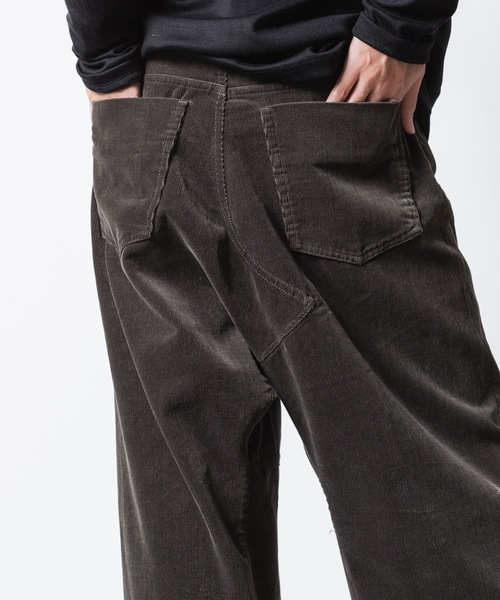 VEIN (ヴェイン)の「フィンクスコットン コーデュロイ リサイズ トラウザーズ / FINX CO CORDUROY RESIZE TROUSERS(その他パンツ・メンズ・ダークグレー・2/1/3)」の12枚目の写真