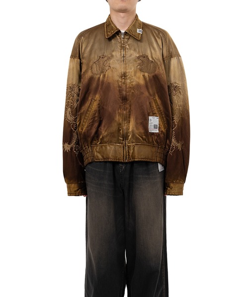 Maison MIHARA YASUHIRO(メゾンミハラヤスヒロ)の「Collared Souvenir Jacket(その他アウター・メンズ・ブラック/ブラウン・48/46)」の4枚目の写真
