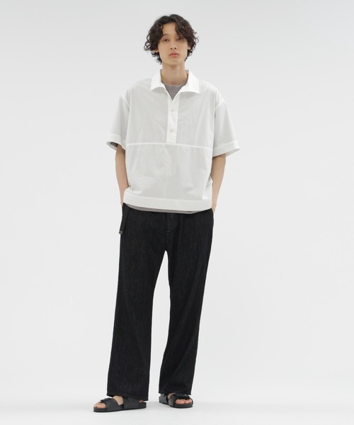 MHL.（エムエイチエル）の「GARMENT DYE COTTON POPLIN（シャツ/ブラウス・メンズ・ホワイト/ライトブラウン・LARGE/MEDIUM）」の6枚目の写真