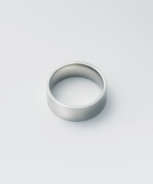 WYZ surgical stainless(ダブリューワイジィーサージカルステンレス)の「【 金属アレルギー対応 】シンプル サージカルステンレス リング(リング・メンズ・ゴールド/ブラック/シルバー・16号/18号/20号)」の4枚目の写真