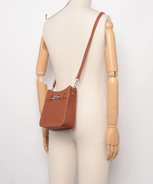 LETee（レティー）の「チェーンハンドル2WAYバッグ/ショルダーバッグ（ショルダーバッグ・レディース・キャメル/ブラック/アイボリー・FREE）」の16枚目の写真