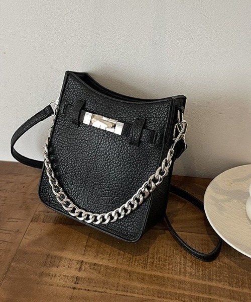 LETee（レティー）の「チェーンハンドル2WAYバッグ/ショルダーバッグ（ショルダーバッグ・レディース・キャメル/ブラック/アイボリー・FREE）」の4枚目の写真