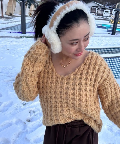 ipugo（イプゴ）の「ipugo ワッフルVネックニットトップス 冬服（ニット/セーター・レディース・マスタード・FREE）」の12枚目の写真