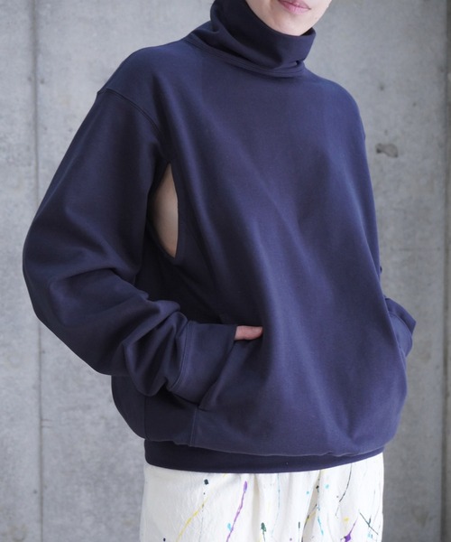 k3&co.（ケイスリーアンドコー）の「Back-tucked high-neck top（Tシャツ/カットソー・レディース・ブラック/ベージュ/ネイビー・ONE SIZE）」の18枚目の写真