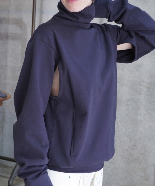 k3&co.（ケイスリーアンドコー）の「Back-tucked high-neck top（Tシャツ/カットソー・レディース・ブラック/ベージュ/ネイビー・ONE SIZE）」の19枚目の写真