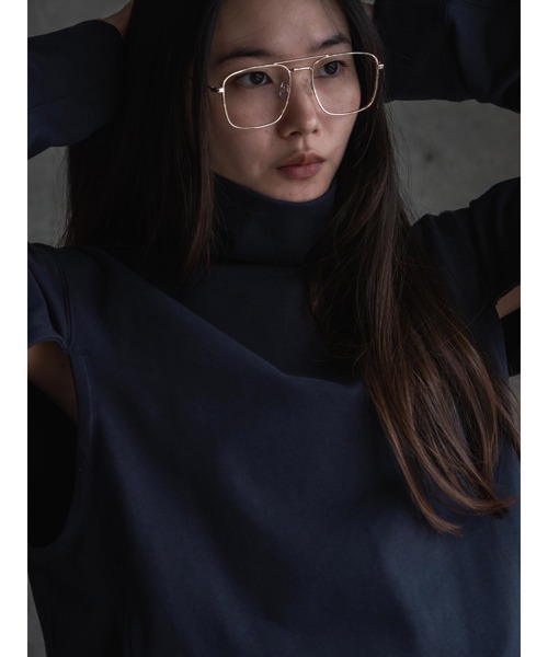 k3&co.（ケイスリーアンドコー）の「Back-tucked high-neck top（Tシャツ/カットソー・レディース・ブラック/ベージュ/ネイビー・ONE SIZE）」の7枚目の写真