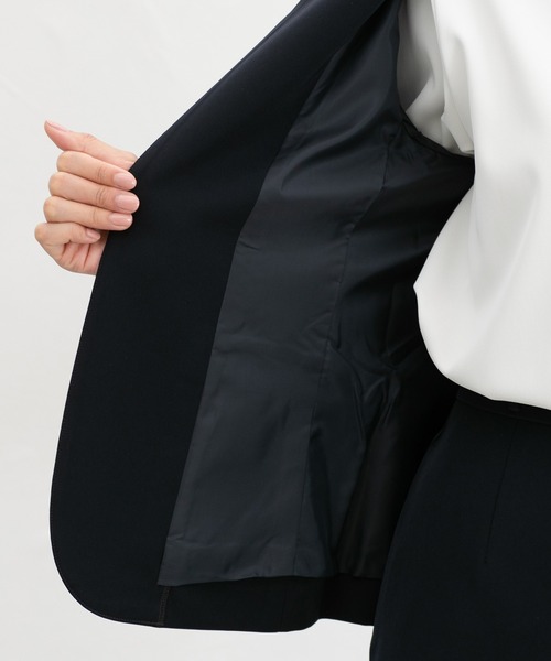 Honeys(ハニーズ)の「【ストレッチ・マシンウォッシャブル・イージーケア】ノーカラージャケット(ノーカラージャケット・レディース・ダークベージュ/ネイビー/ヘザーチャコール/ブラック・3L/L/LL/M/S)」の21枚目の写真