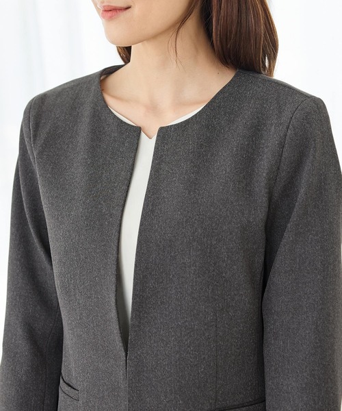 Honeys(ハニーズ)の「【ストレッチ・マシンウォッシャブル・イージーケア】ノーカラージャケット(ノーカラージャケット・レディース・ダークベージュ/ネイビー/ヘザーチャコール/ブラック・3L/L/LL/M/S)」の5枚目の写真