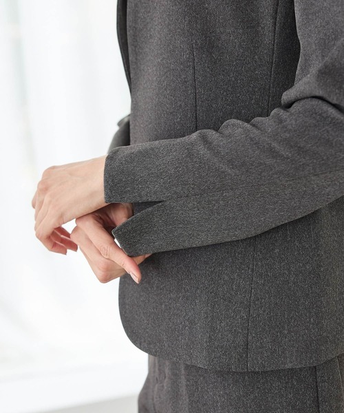 Honeys(ハニーズ)の「【ストレッチ・マシンウォッシャブル・イージーケア】ノーカラージャケット(ノーカラージャケット・レディース・ダークベージュ/ネイビー/ヘザーチャコール/ブラック・3L/L/LL/M/S)」の6枚目の写真