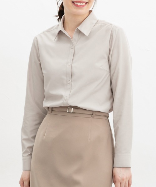 Honeys(ハニーズ)の「【らくらくアイロン】織柄スキッパーシャツ(ビジネスシャツ・レディース・ホワイト/ネイビー/グレイッシュブルー/ライトベージュ/サックスブルー・S/M/LL/L/3L)」の3枚目の写真