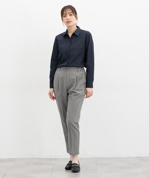 Honeys(ハニーズ)の「【らくらくアイロン】織柄スキッパーシャツ(ビジネスシャツ・レディース・ホワイト/ネイビー/グレイッシュブルー/ライトベージュ/サックスブルー・S/M/LL/L/3L)」の14枚目の写真