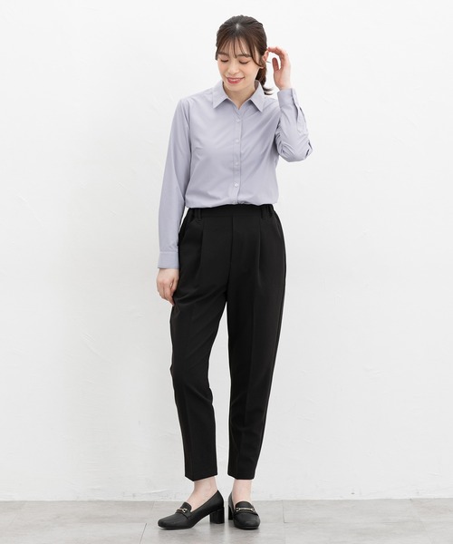Honeys(ハニーズ)の「【らくらくアイロン】織柄スキッパーシャツ(ビジネスシャツ・レディース・ホワイト/ネイビー/グレイッシュブルー/ライトベージュ/サックスブルー・S/M/LL/L/3L)」の16枚目の写真