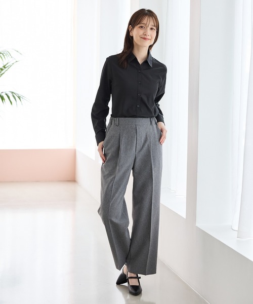 Honeys(ハニーズ)の「【らくらくアイロン】織柄スキッパーシャツ(ビジネスシャツ・レディース・ホワイト/ネイビー/グレイッシュブルー/ライトベージュ/サックスブルー・S/M/LL/L/3L)」の6枚目の写真