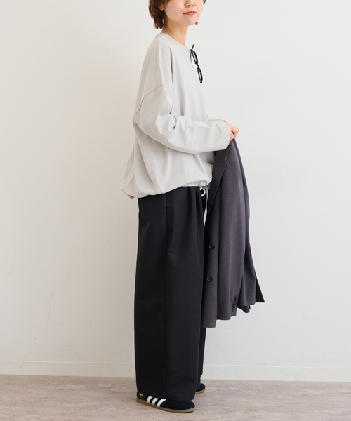 JOURNAL STANDARD relume（ジャーナルスタンダード　レリューム）の「《追加》ギャザーヘムロングスリーブ（Tシャツ/カットソー・レディース・ブラック/ホワイト/ライトグレー/ベージュ・FREE）」の7枚目の写真