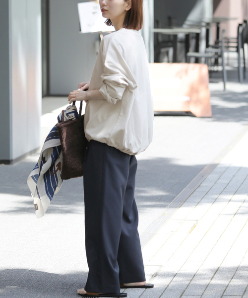 JOURNAL STANDARD relume（ジャーナルスタンダード　レリューム）の「《追加》ギャザーヘムロングスリーブ（Tシャツ/カットソー・レディース・ブラック/ホワイト/ライトグレー/ベージュ・FREE）」の11枚目の写真