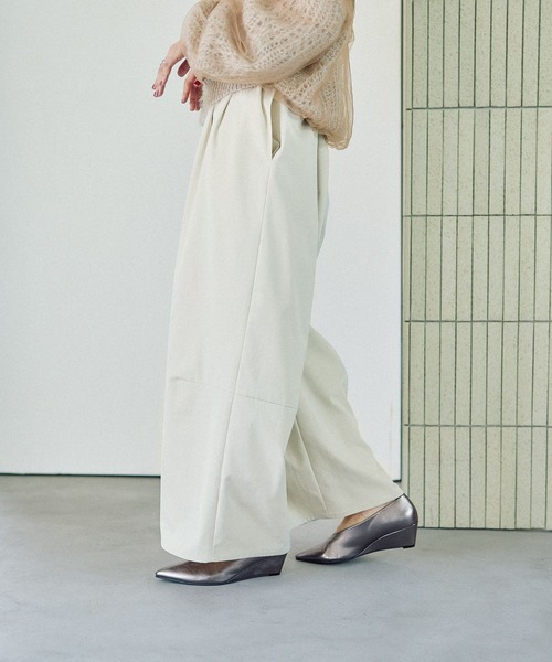 LEPSIM(レプシィム)の「イージーコクーンワイドパンツ 499926(その他パンツ・レディース・アイボリー/ブラック/ブラウン・FREE/TALL)」の5枚目の写真