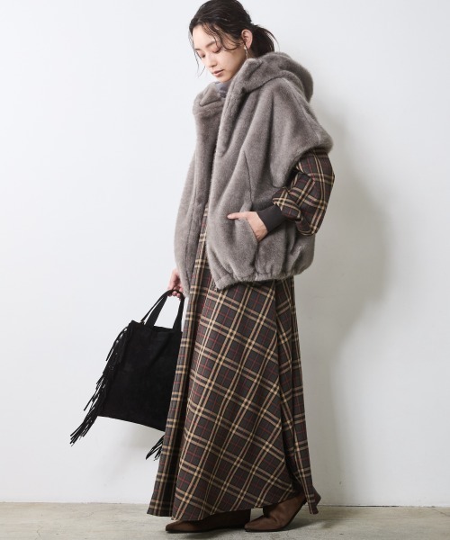 CHIC STYLE(シックスタイル)の「チェックパフスリーブロングワンピース<大きいサイズ有>シックスタイル(ワンピース・レディース・ブラウン系/グレー系・M/L/LL/3L/4L/5L)」の18枚目の写真