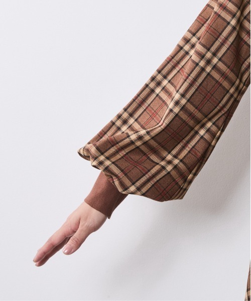 CHIC STYLE(シックスタイル)の「チェックパフスリーブロングワンピース<大きいサイズ有>シックスタイル(ワンピース・レディース・ブラウン系/グレー系・M/L/LL/3L/4L/5L)」の20枚目の写真