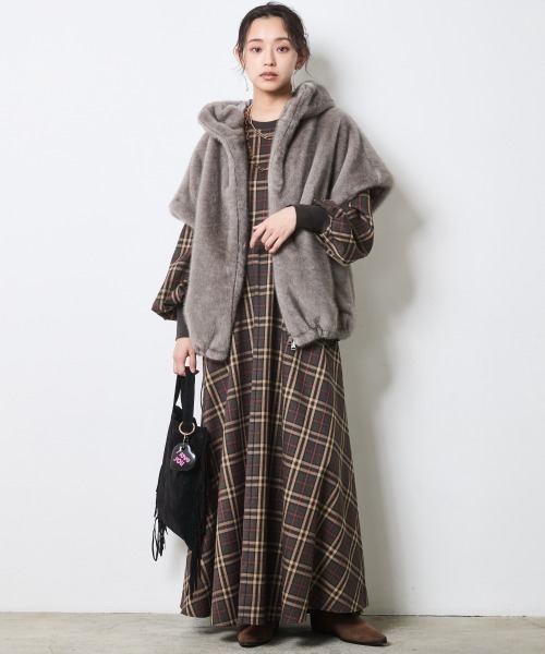 CHIC STYLE(シックスタイル)の「チェックパフスリーブロングワンピース<大きいサイズ有>シックスタイル(ワンピース・レディース・ブラウン系/グレー系・M/L/LL/3L/4L/5L)」の3枚目の写真