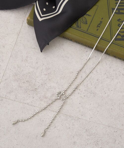 earth music&ecology（アースミュージックアンドエコロジー）の「ルーズノットネックレス（ネックレス・レディース・ゴールド/シルバー・FREE）」の2枚目の写真