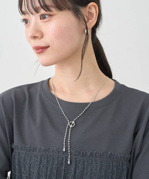 earth music&ecology（アースミュージックアンドエコロジー）の「ルーズノットネックレス（ネックレス・レディース・ゴールド/シルバー・FREE）」の4枚目の写真