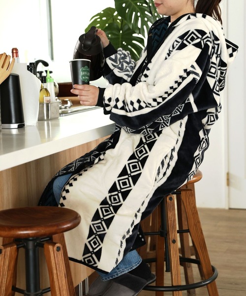 BAYFLOW（ベイフロー）の「[袖リブが嬉しい]着るブランケット25AW（ブランケット・メンズ・ブラウン系/ブラック系/グレー系/ホワイト系・ONE SIZE）」の5枚目の写真