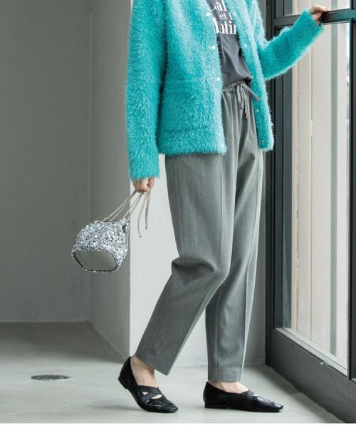 OPAQUE.CLIP(オペークドットクリップ)の「ウォームタッチ イージーテーパードパンツ【洗濯機洗OK/ストレッチ】(その他パンツ・レディース・チャコールグレー/ブラック/オフホワイト/キャメル・40/38/36/34/42)」の1枚目の写真