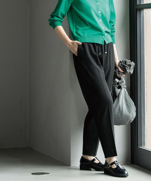 OPAQUE.CLIP(オペークドットクリップ)の「ウォームタッチ イージーテーパードパンツ【洗濯機洗OK/ストレッチ】(その他パンツ・レディース・チャコールグレー/ブラック/オフホワイト/キャメル・40/38/36/34/42)」の3枚目の写真