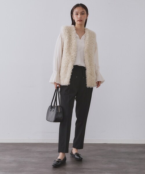 OPAQUE.CLIP(オペークドットクリップ)の「ウォームタッチ イージーテーパードパンツ【洗濯機洗OK/ストレッチ】(その他パンツ・レディース・チャコールグレー/ブラック/オフホワイト/キャメル・40/38/36/34/42)」の7枚目の写真