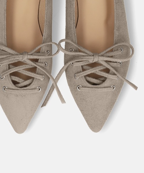 MAMIAN（マミアン）の「レースアップデザイン フラットシューズ（パンプス・レディース・グレイッシュベージュ/チャコール/レッド/ブラック・22.5cm/24.0cm/23.5cm/23.0cm/25.0cm/24.5cm）」の21枚目の写真