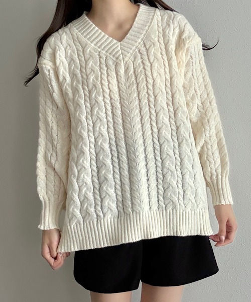 Cham.（チャム）の「Vネックケーブルニットトップス（ニット/セーター・レディース・グレー/アイボリー/ピンク・F）」の7枚目の写真