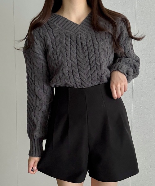 Cham.（チャム）の「Vネックケーブルニットトップス（ニット/セーター・レディース・グレー/アイボリー/ピンク・F）」の13枚目の写真