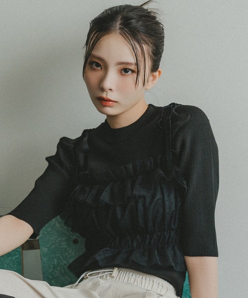 REDYAZEL(レディアゼル)の「ベロアリボンチュールビスチェ×ニットトップス(Tシャツ/カットソー・レディース・ブラック/オフホワイト/ピンク/ネイビー・FREE)」の2枚目の写真
