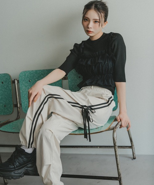 REDYAZEL(レディアゼル)の「ベロアリボンチュールビスチェ×ニットトップス(Tシャツ/カットソー・レディース・ブラック/オフホワイト/ピンク/ネイビー・FREE)」の18枚目の写真