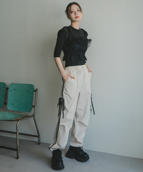 REDYAZEL(レディアゼル)の「ベロアリボンチュールビスチェ×ニットトップス(Tシャツ/カットソー・レディース・ブラック/オフホワイト/ピンク/ネイビー・FREE)」の16枚目の写真