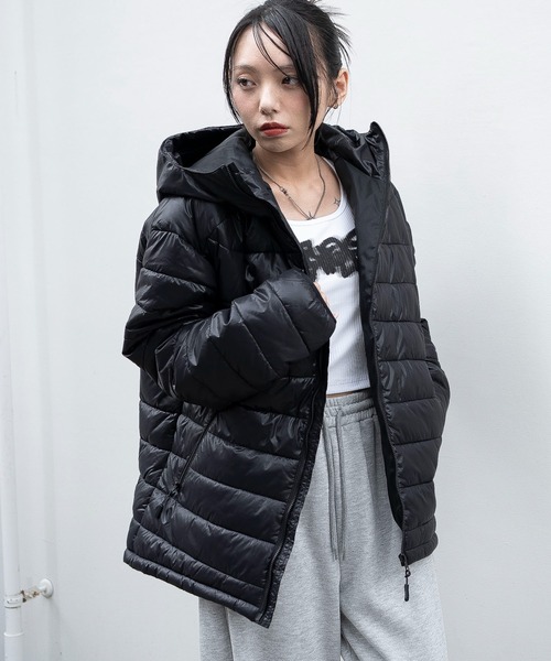 WEGO（ウィゴー）の「WEGO/コンパクトフィットパファーフーディー（ダウンジャケット/コート・メンズ・ブラック/ブルー・MEDIUM/LARGE）」の2枚目の写真