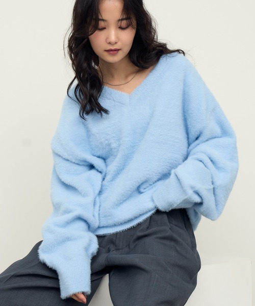 NOGLE(ノグル)の「【NOGLE/ノグル】オフショルミニシャギーVネックニット(ニット/セーター・レディース・ブラック/アイボリー/レッド/ブルー・FREE)」の3枚目の写真