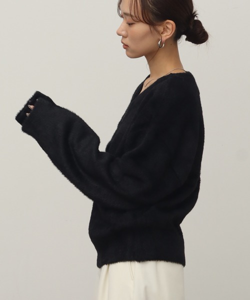 NOGLE(ノグル)の「【NOGLE/ノグル】オフショルミニシャギーVネックニット(ニット/セーター・レディース・ブラック/アイボリー/レッド/ブルー・FREE)」の13枚目の写真