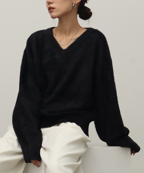 NOGLE(ノグル)の「【NOGLE/ノグル】オフショルミニシャギーVネックニット(ニット/セーター・レディース・ブラック/アイボリー/レッド/ブルー・FREE)」の14枚目の写真